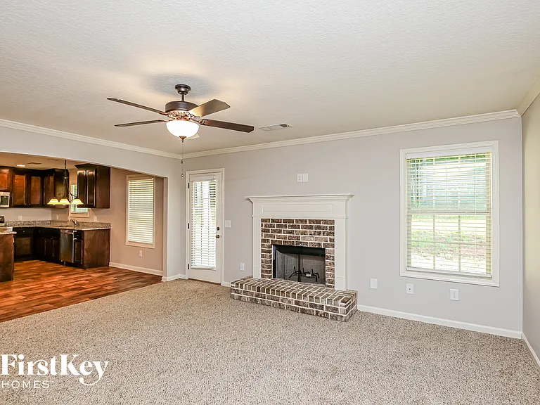 611 Peachtree Rd — Photo 2