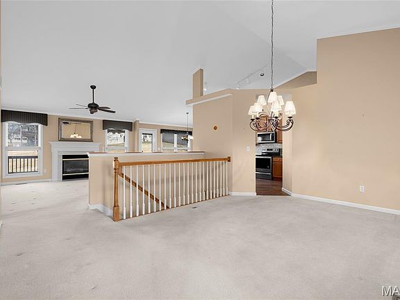 4th image of 1135 Villa Flora Dr