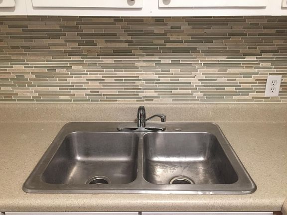5th image of 1319 Linda Ann Dr APT 3