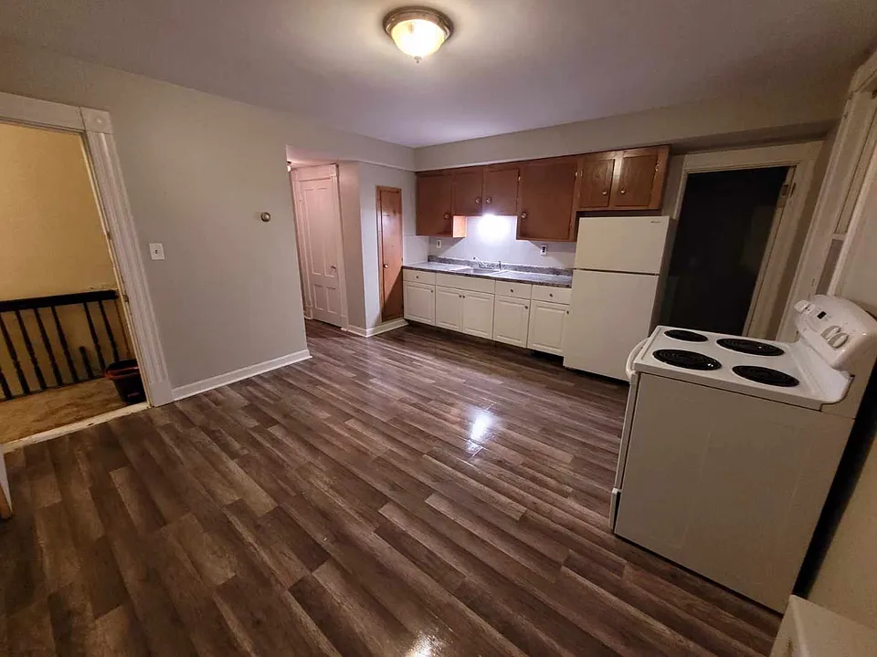 59 Brook St #9