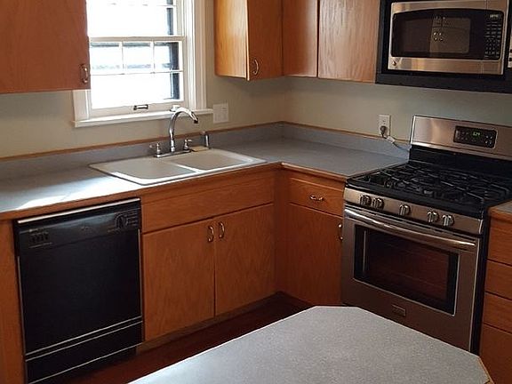 2nd image of 1104 W Walkup Ave