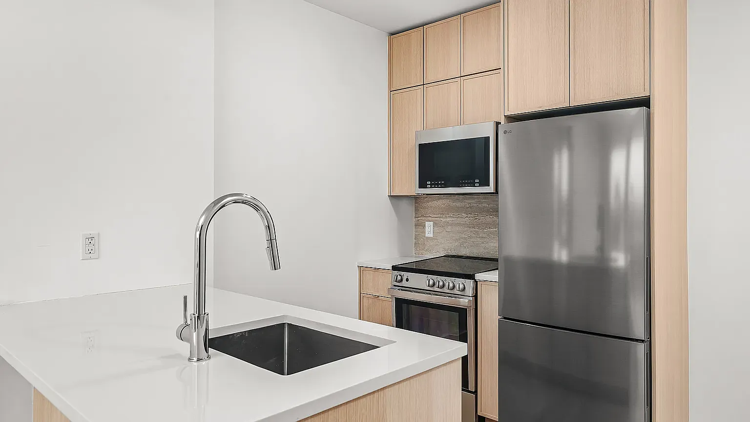 526 Baltic Street — Photo 2