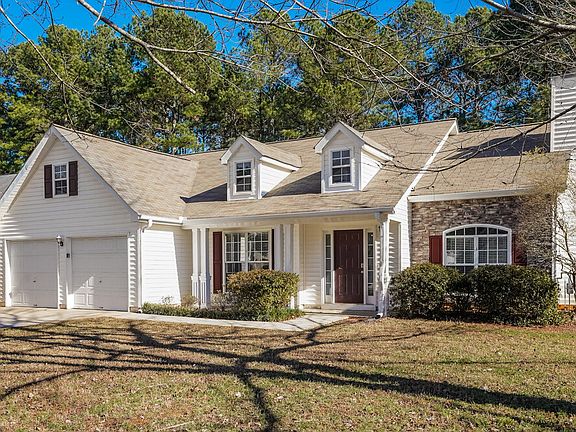 3rd image of 310 The Gables Dr
