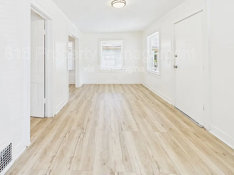 7131 Olive St — Photo 4