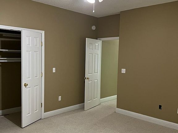 3rd image of 199 Willow Lake Dr