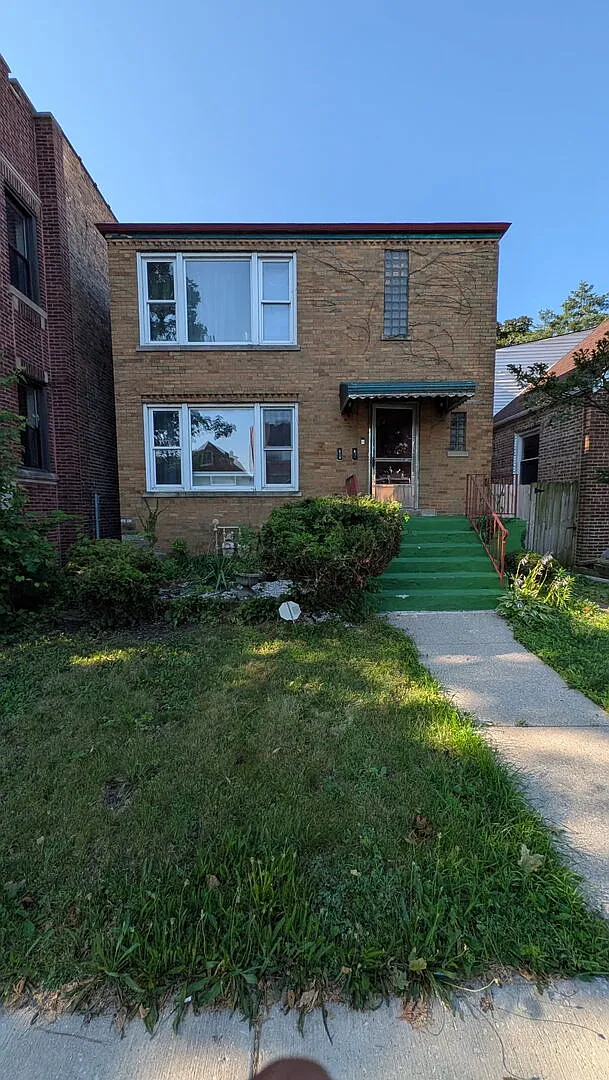 3 bed, 1300 sqft, $1,700 — Photo 1