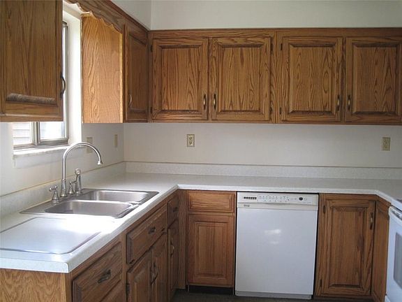 4th image of 542 Montroyale Dr