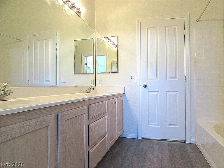 8404 Tiger Woods Ave — Photo 10