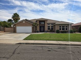 662 E Red Sands Dr, Washington, UT 84780