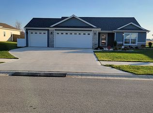 1421 Monte Carlo Dr, Huntertown, IN 46748