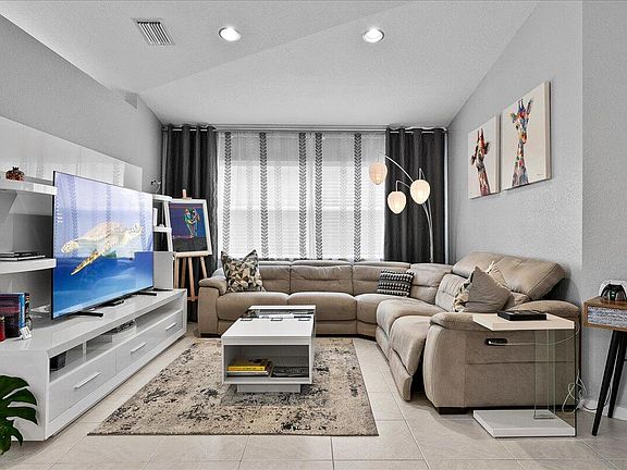 4th image of 15151 Banbury Way
