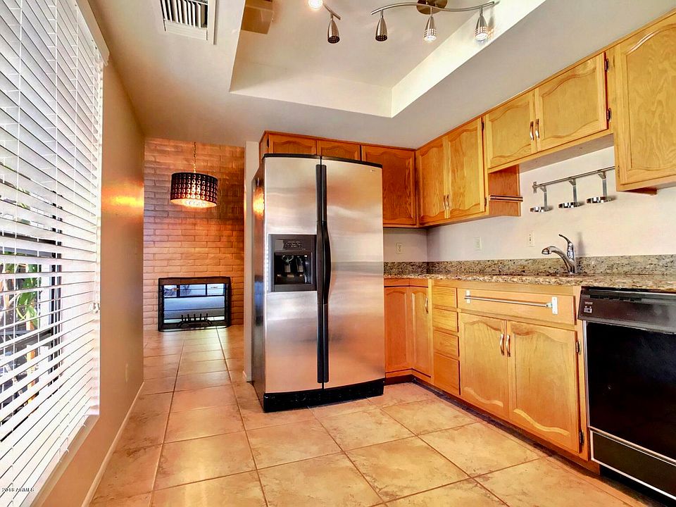 1st image of 1336 E Maryland Ave Unit 9