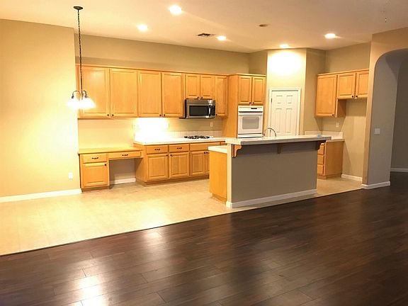 4th image of 8072 Gilleland Dr