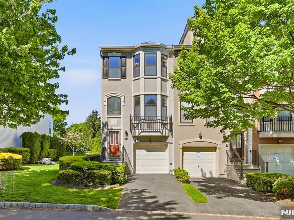419 Hartford Dr #4020, Nutley, NJ 07110