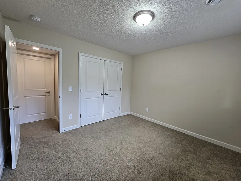 16574 Elm Creek Ct — Photo 25