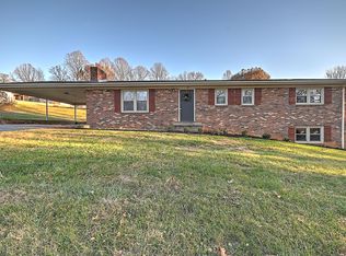 404 Cherokee St, Bluff City, TN 37618