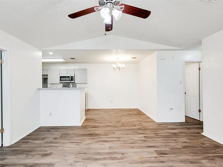 7918 W Gate Blvd — Photo 14