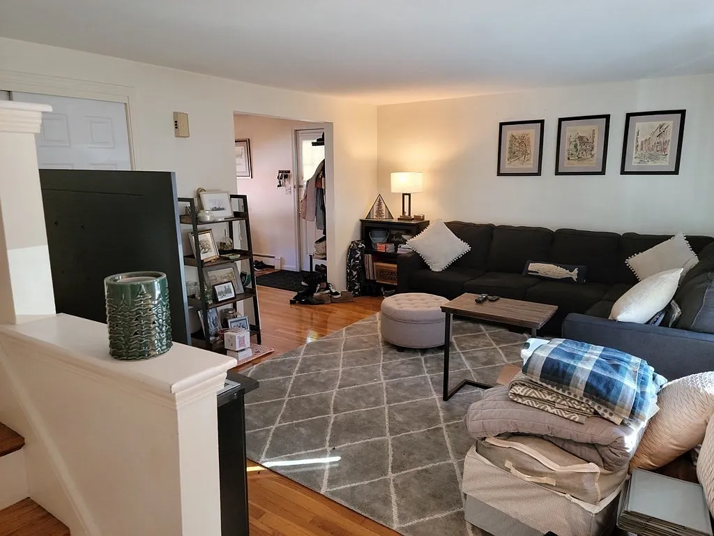 2 bed, 1.5 bath, 1150 sqft, $2,700 — Photo 3