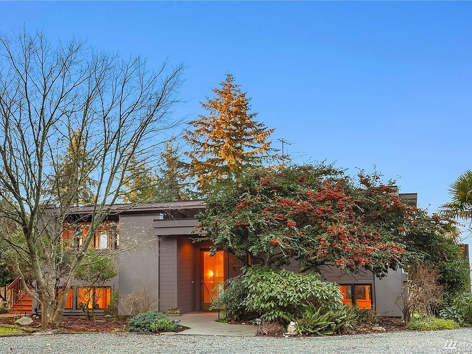 Welcome home to this lovingly updated and maintained mid-century view home on beautiful Vashon Island! Comfort, style and great views await you; this home is perfect for today's lifestyles.