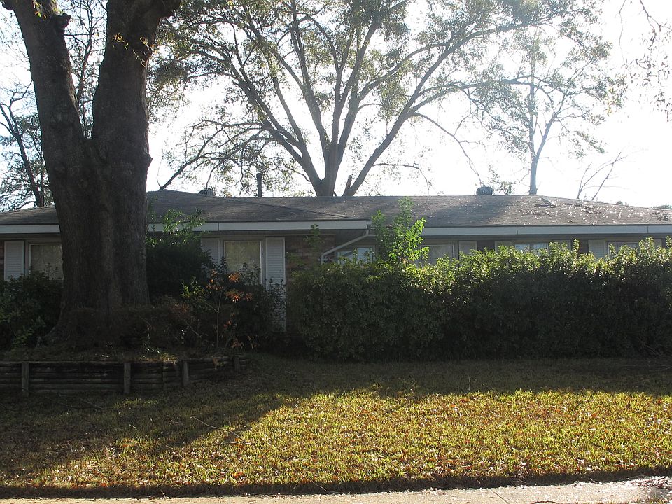 1st image of 318 Blackwood Dr