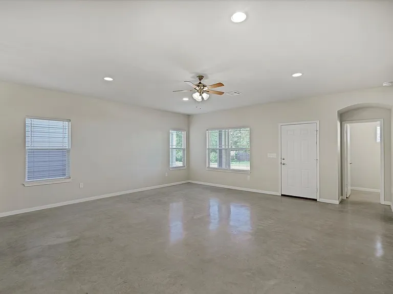 213 Grange St — Photo 2