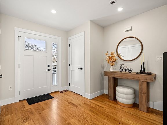 4th image of 37 Neillian Way #37