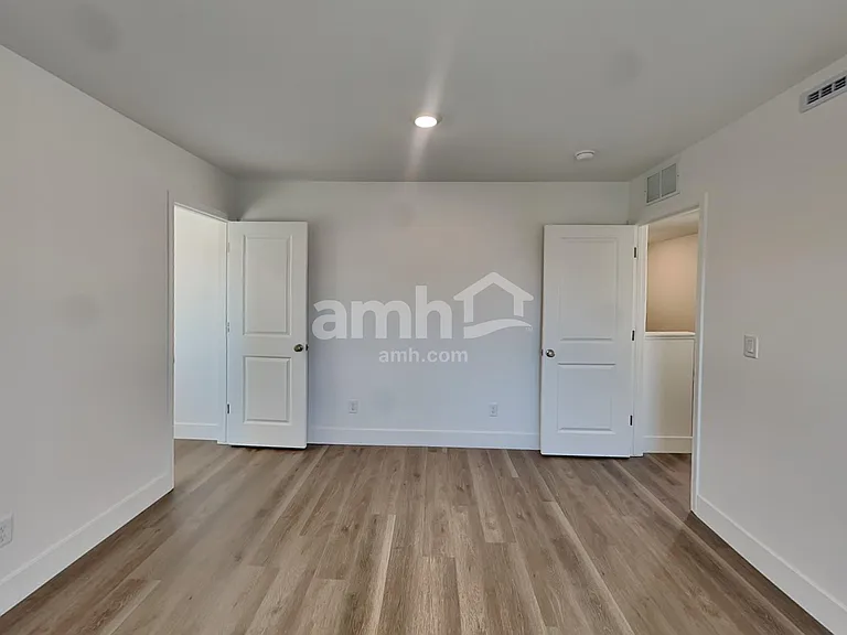 5835 Astapor St — Photo 17