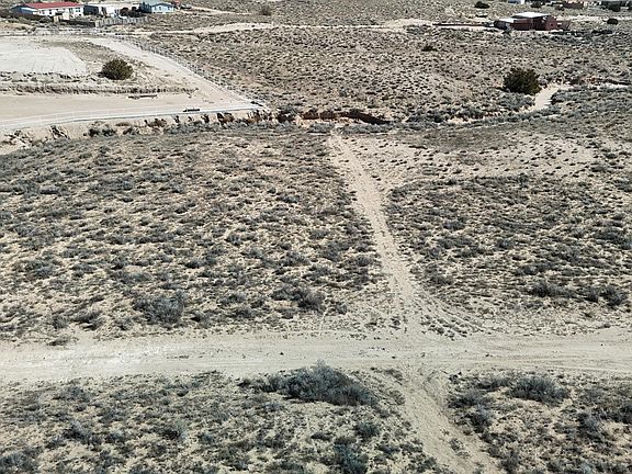 3rd image of 800 Alfoz Pl NE