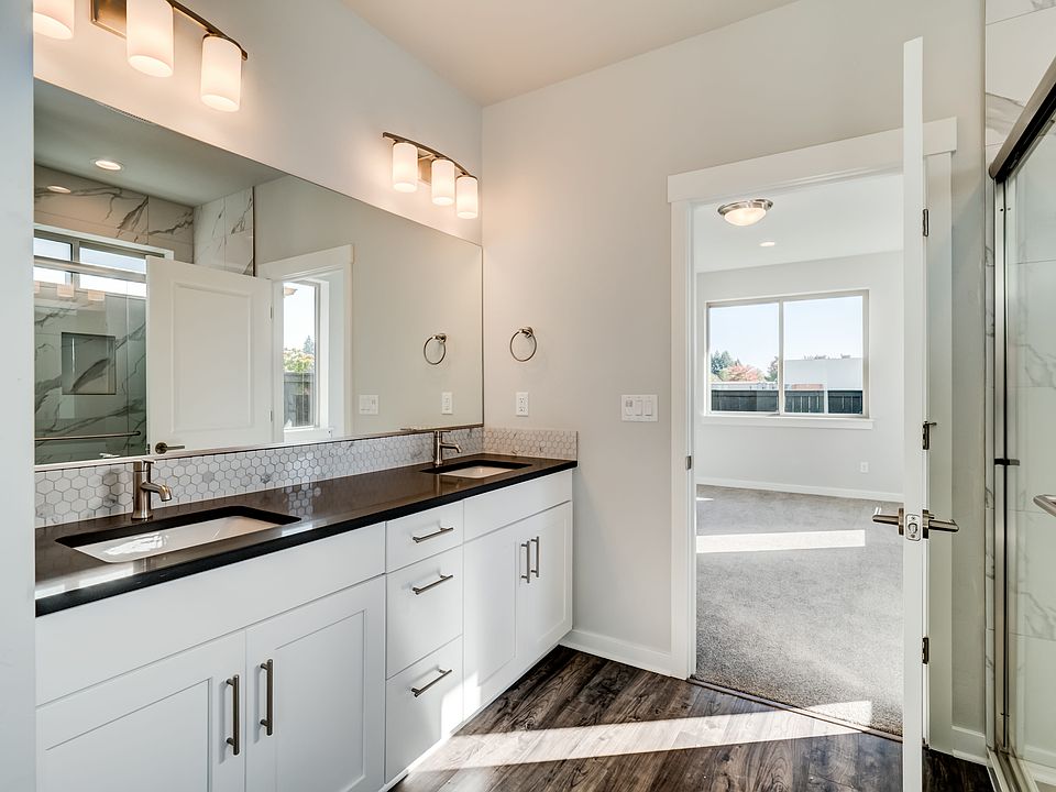 2nd image of 5425 SE Logan Ln