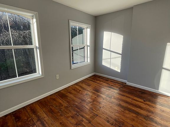 4th image of 66 Johnston St Floor 3