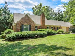 685 E Red Rd, Independence, MO 64055