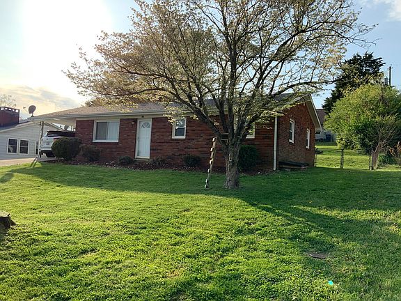 3rd image of 44 Edge Hill Ln