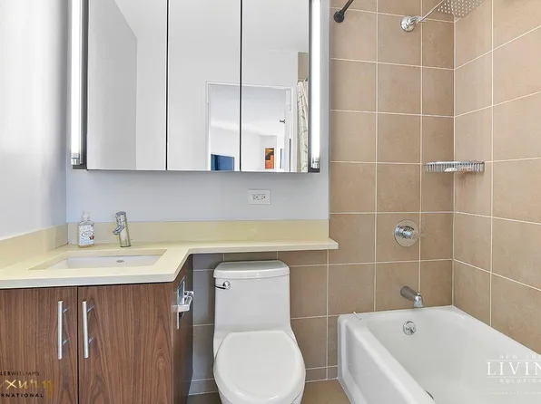 330 East 38th Street image 15 of 24