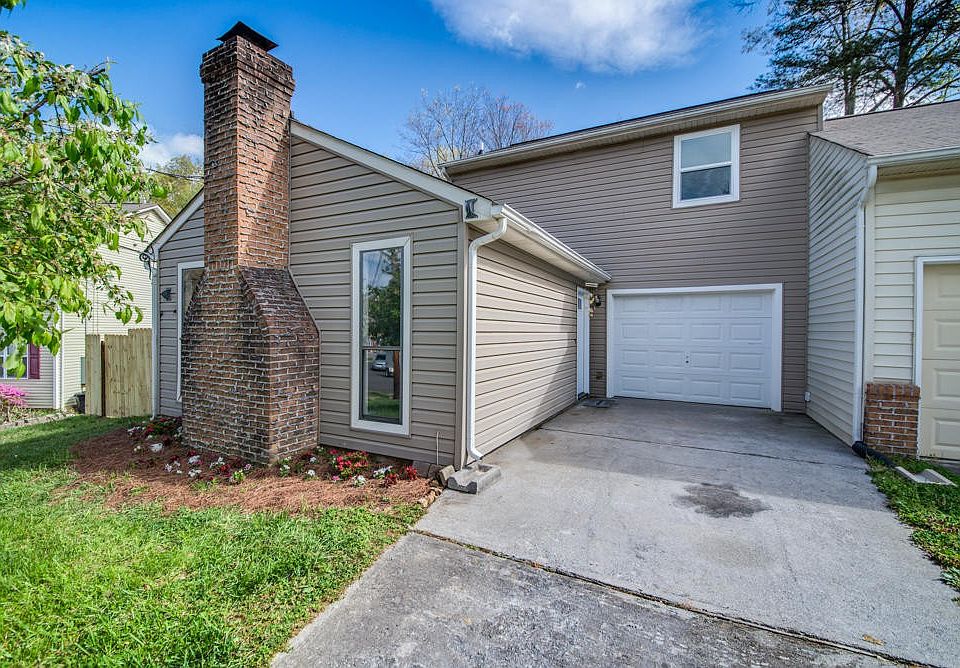 1st image of 7628 NW Chatham Cir