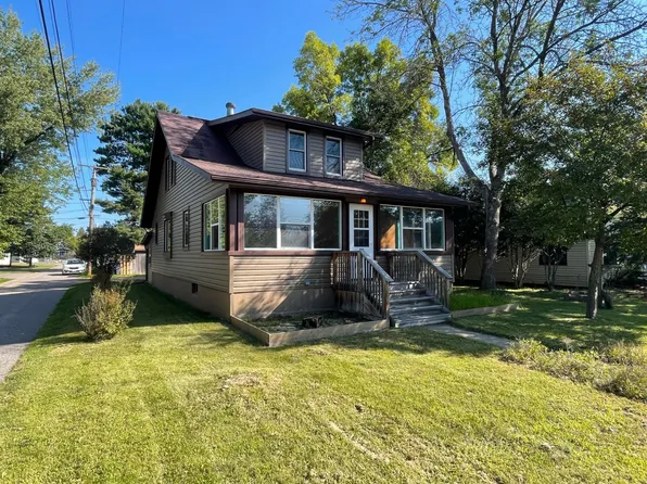 713 E Pine St, Eagle River, WI 54521