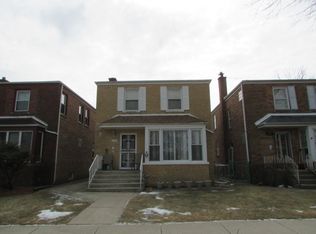3133 W Jarvis Ave, Chicago, IL 60645