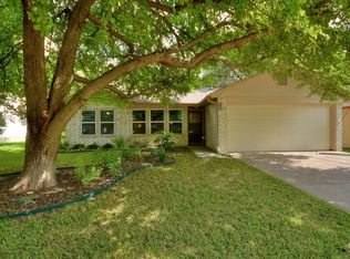 1706 Honeysuckle Ln, Round Rock, TX 78664
