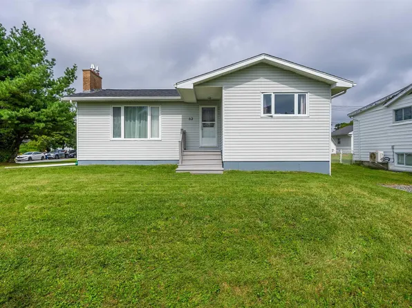 82 Nappan Dr, Lower Sackville, NS B4C 2E3
