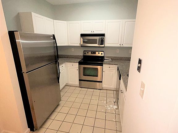 4th image of 1 Cityview Ln #2