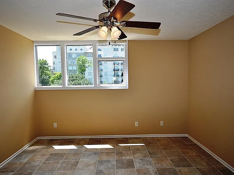 5214 Memorial Dr — Photo 4