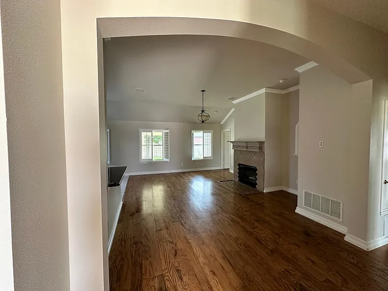 1630 Cedar Elm Dr — Photo 6