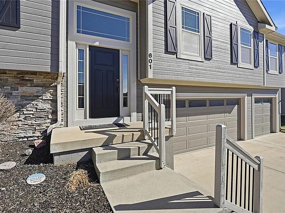 2nd image of 601 Crestridge Dr