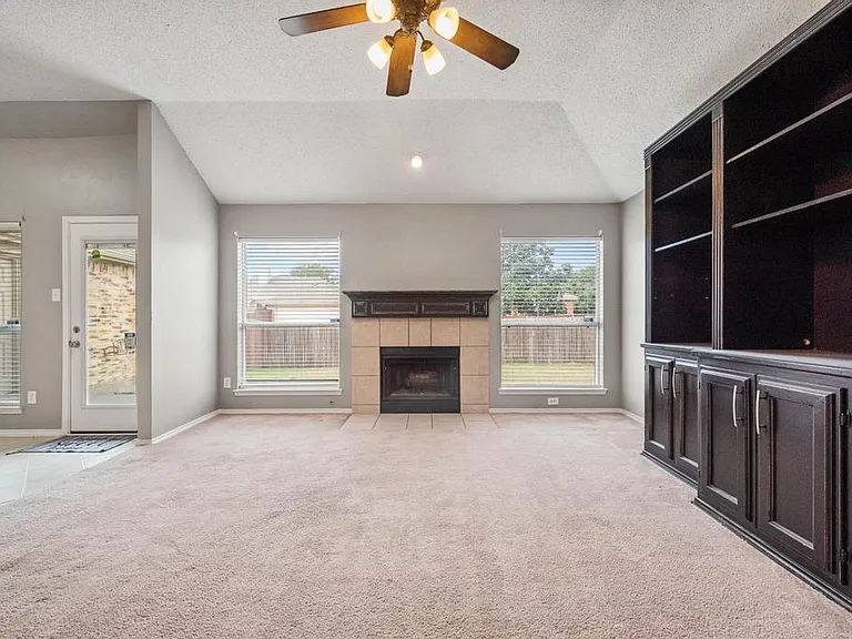 7700 Glenoaks Dr — Photo 5