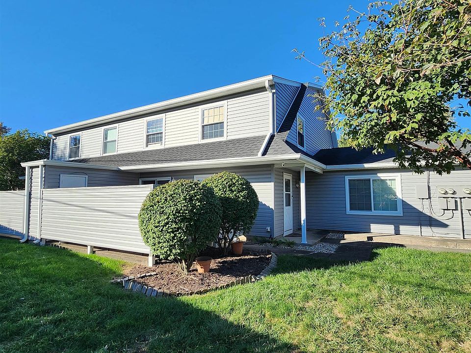 2nd image of 3235 Hanover Dr #B