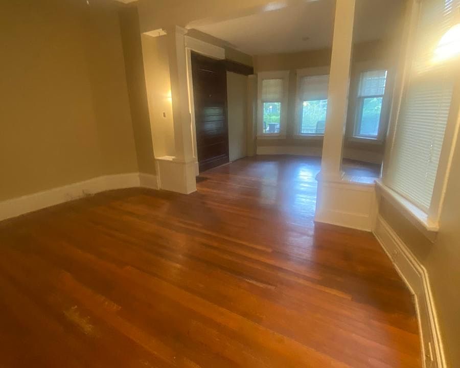 1st image of 509 Wealthy St SE #A