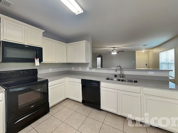 4th image of 4817 Cedar Springs Dr