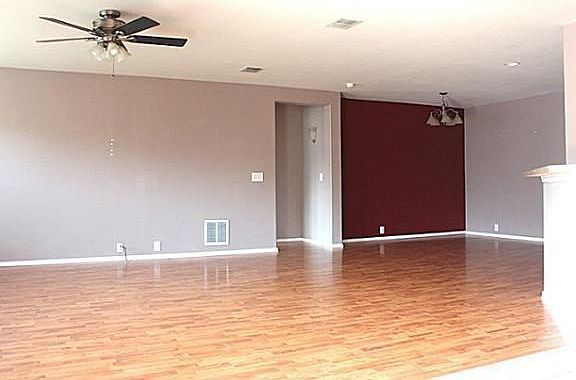 3rd image of 10416 Nettie St