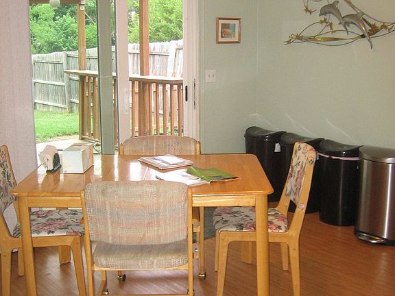 dining area of kitchen