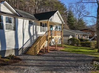 98 Dryid Hill Rd, Swannanoa, NC 28778