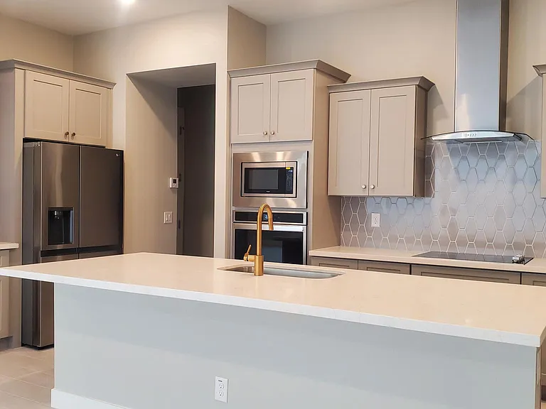 241 E Azalea Dr — Photo 7